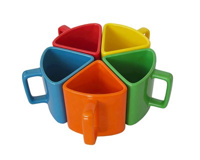 Färgglad triangulär keramisk kopp